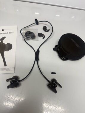 Bose Black In-Ear Wireless Earbuds with Neck Cable